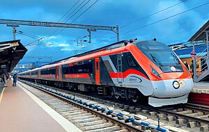 300px-Thiruvananthapuram_Kasaragod_Vande_Bharat_Express_(via_Alappuzha)_-_1st_Rake.jpg