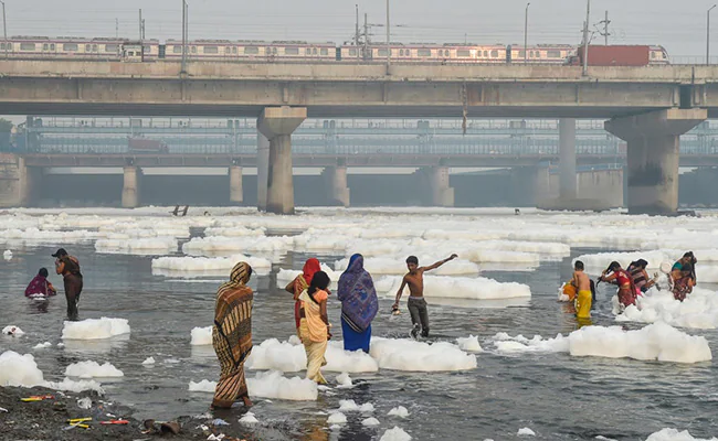 4bf5vloc_yamuna-froth-chhath-pti_625x300_10_November_21.webp