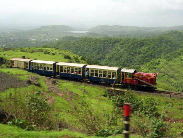 Indias-Most-Beautiful-Train-Routes-8 - 2022-08-27T235400.412.jpeg