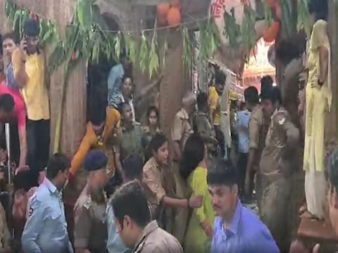 Stampede-at-Banke-Bihari-Temple.jpg