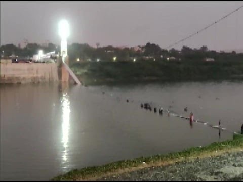 Morbi-gujarat-bridge.jpg