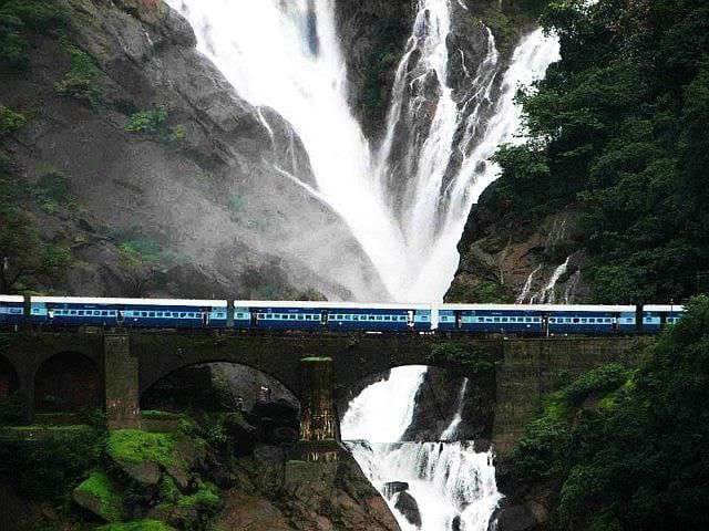 Indias-Most-Beautiful-Train-Routes-4.jpeg