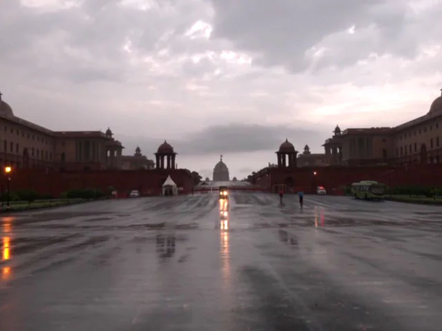 hisnl8ko_delhi-rain_640x480_17_July_22.webp