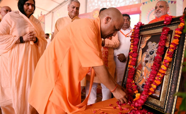 1mv80hco_yogi-adityanath-mathura_120x90_20_August_22.jpg