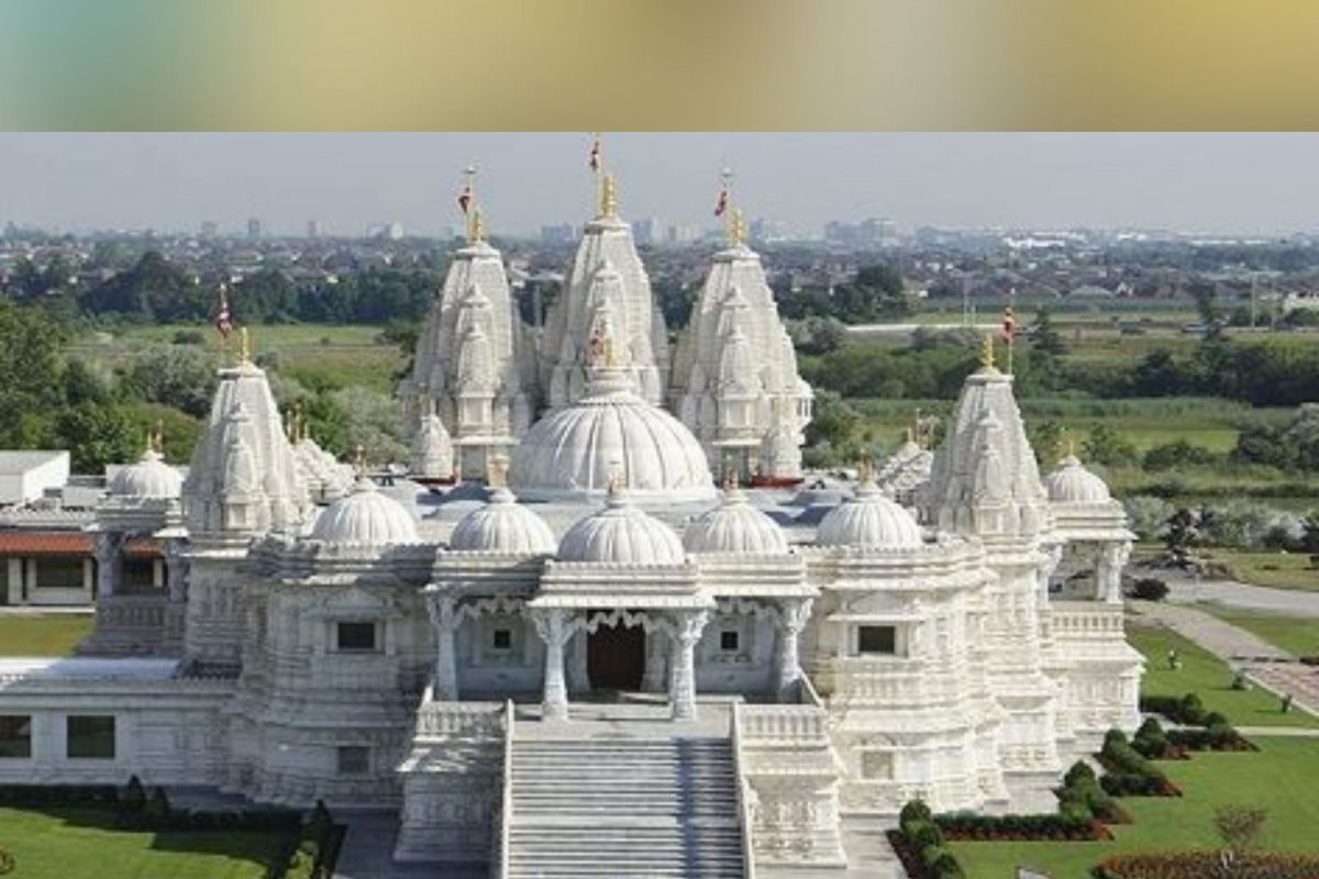 swami-narayan-mandir-16632451443x2.jpg