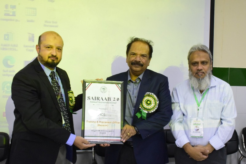 Prof Mohd Gulrez presenting memento to Mr Syed Zakiullah Associate Director, IMCS Group at the annual job fair sairaab.jpeg