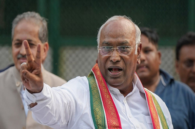 mallikarjun-kharge-to-take-charge-of-congress-president-today-1-500-artists-will-be-involved-in-the-program.jpg