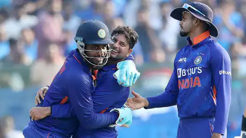 team_india_win_kuldeep_yadav_bcci_twitter_1665492875.webp