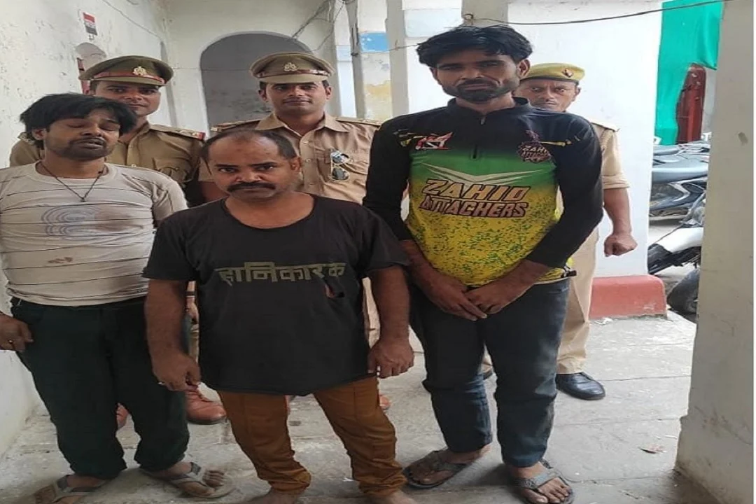 3_arrested_with_more_than_three_kilograms_ganja-.webp