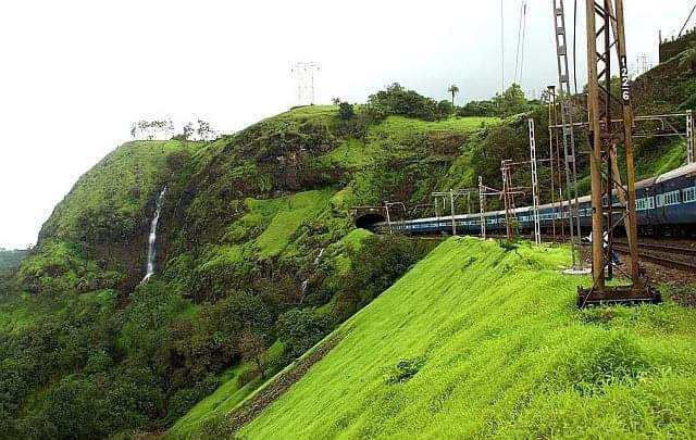 Indias-Most-Beautiful-Train-Routes-9.jpeg