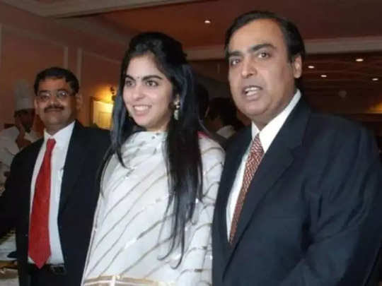 isha-and-mukesh-ambani-93918318.jpg