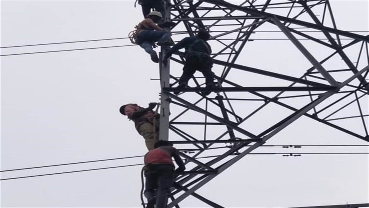 02_09_2022-electric_tower_in_anuppur.jpg